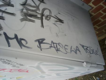 MC BAISE LA POLICE 2002